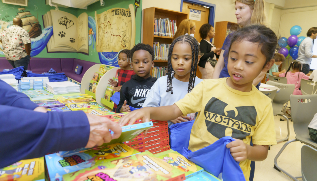 children picking books